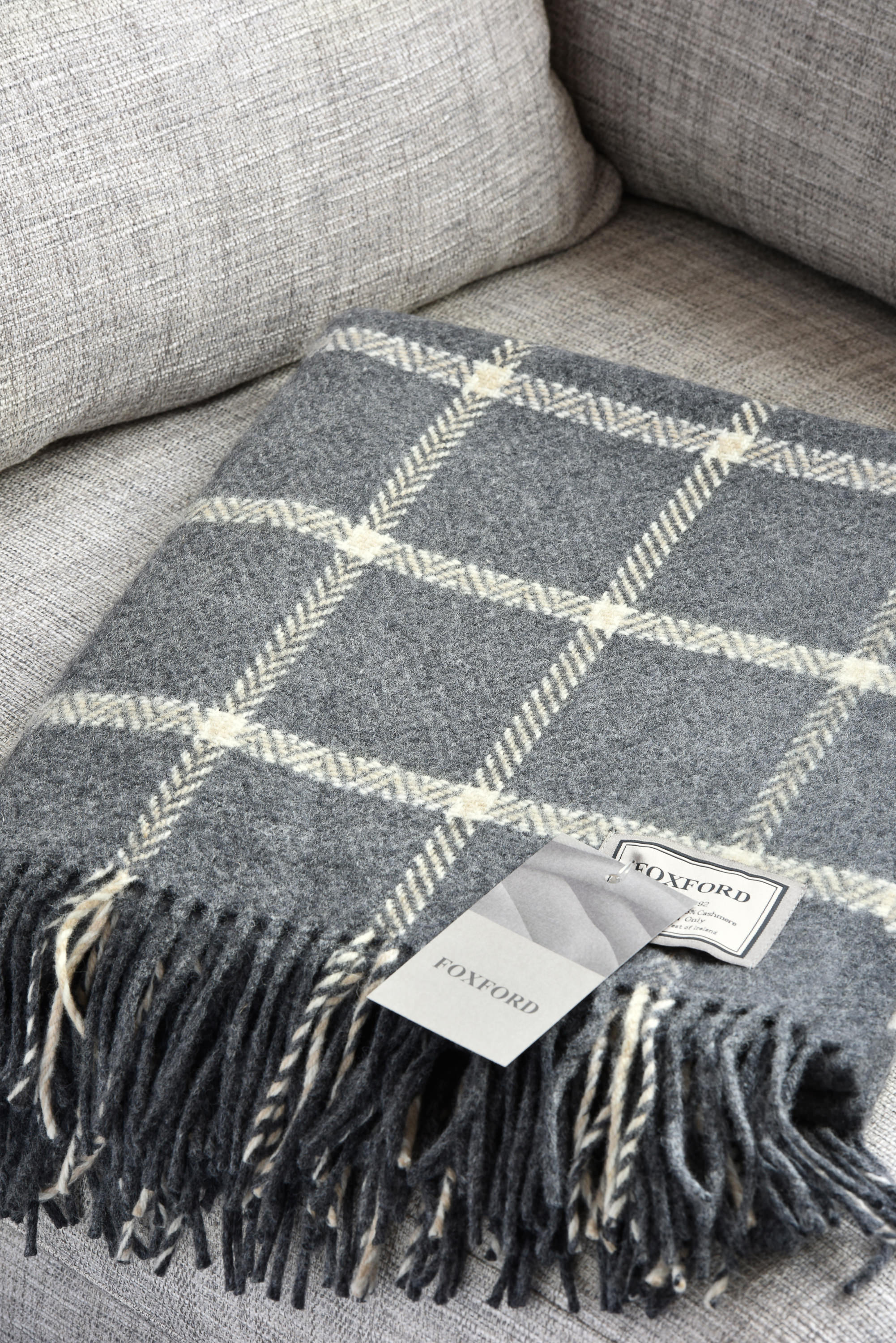 Foxford lambswool and cashmere windowpane throw/blanket in charcoal
